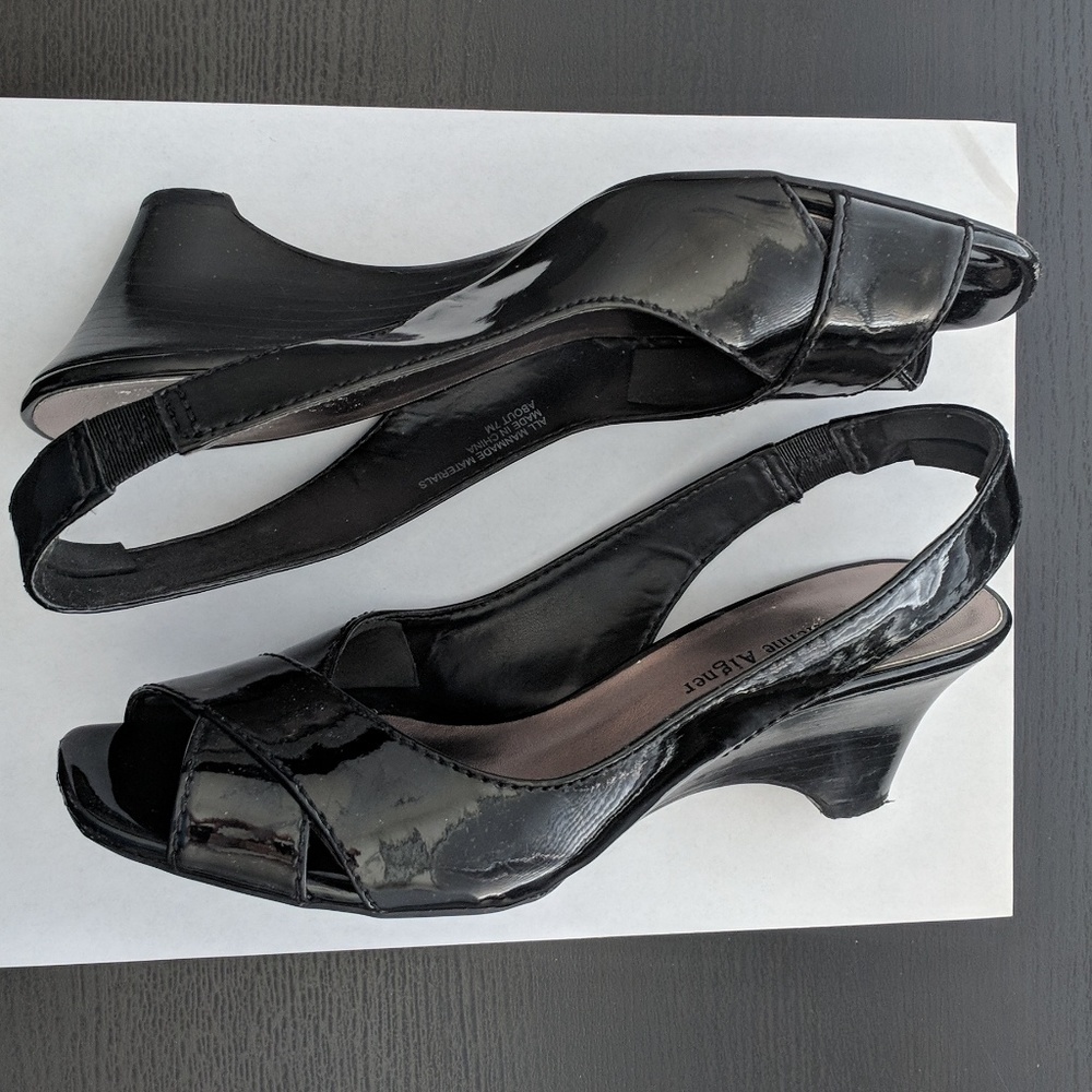 Black Patent Peep-toe Slingbacks